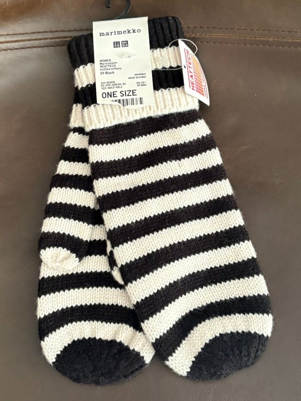 New Marimekko Uniqlo Black & White Stripe Mittens